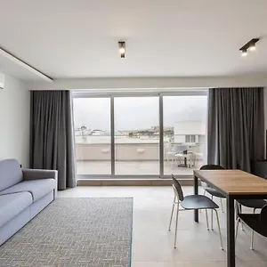 https://gzira-suite-13-hosted-by-sweetstay.hotelssaintjulians.com