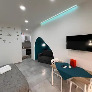 https://holiday-home-number-8.hotels-amalfi.com