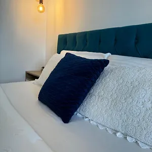 https://apt-elegant.albaniahotels.org